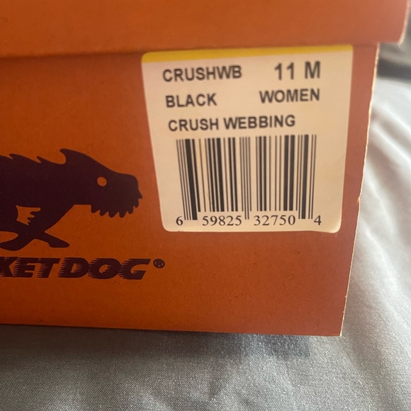 BRAND NEW. Never worn. Rocket Dog platform flip flops. Woman’s size 11. - Picture 3 of 4